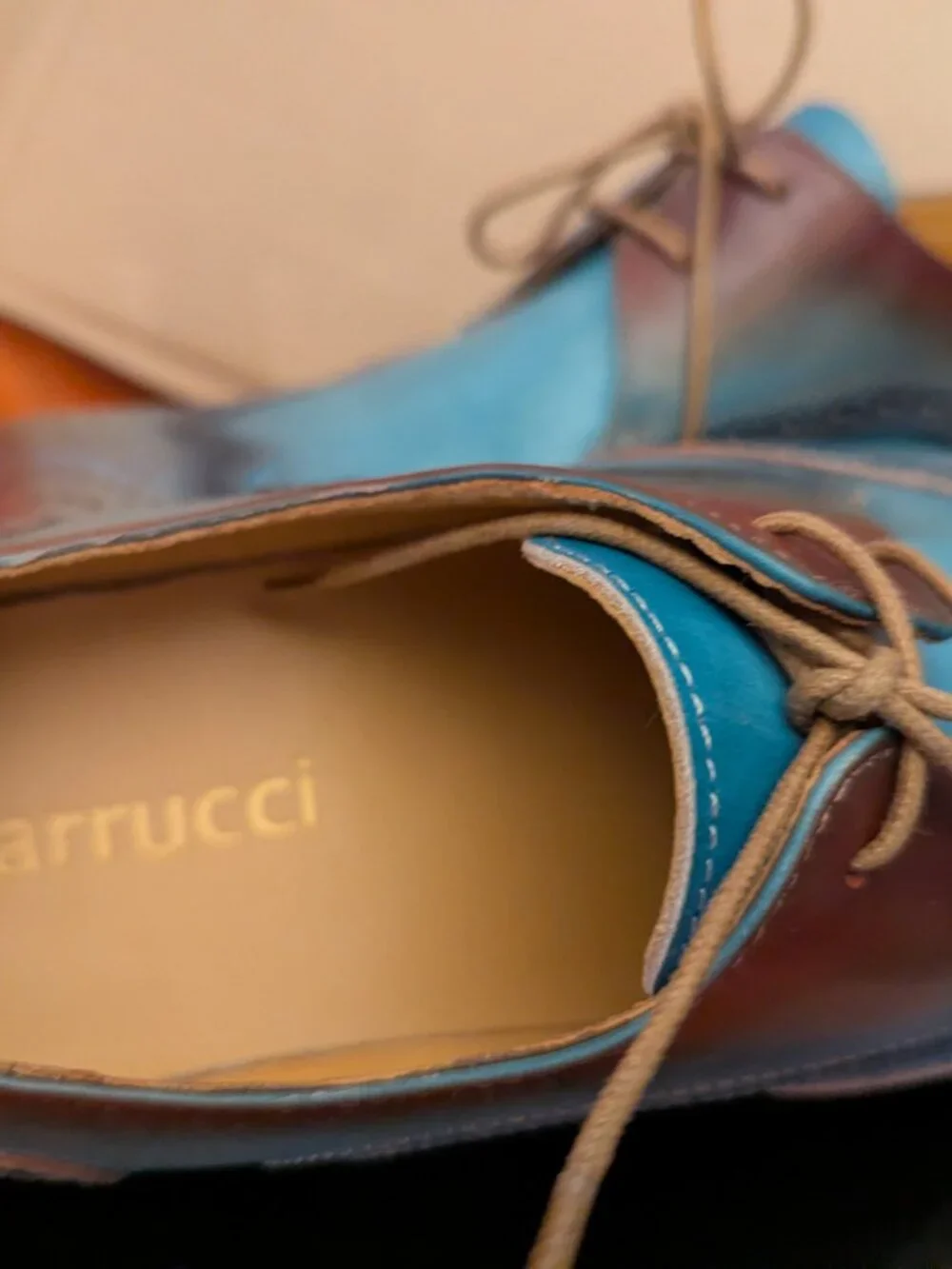 Carrucci Men's Muti Tone Shoes  Size 9.5  Stunning